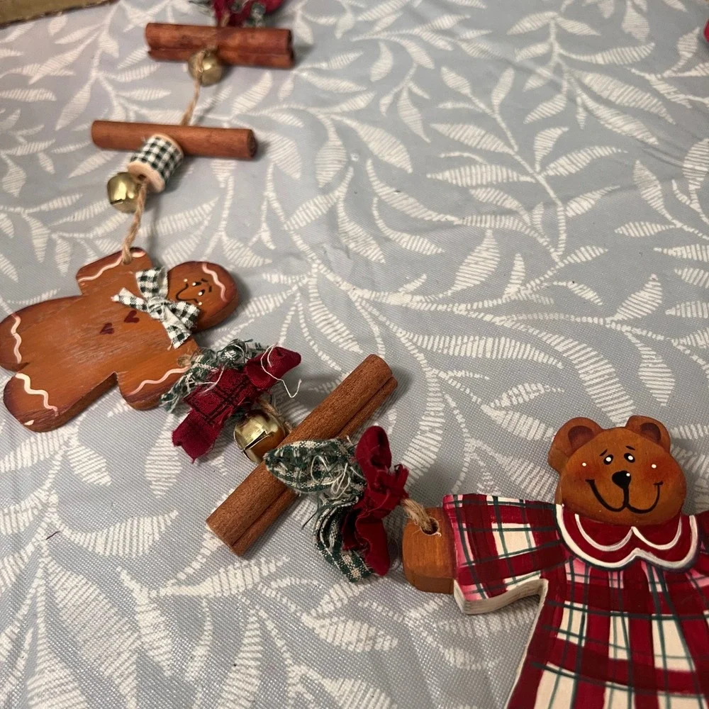 Vintage Rustic Christmas Garland Wooden Teddy Bear Gingerbread Cinnamon Sticks